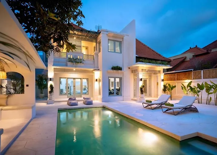 Stylish 3br With Large Pool *