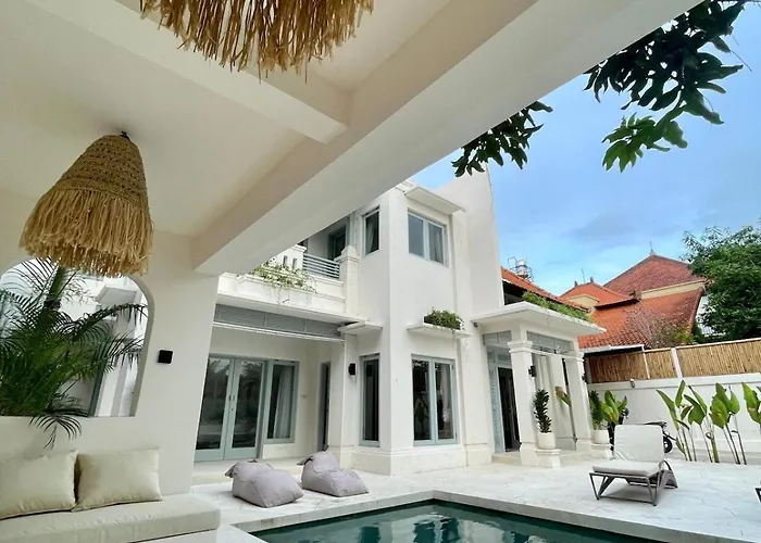 Stylish 3br With Large Pool ヴィラ