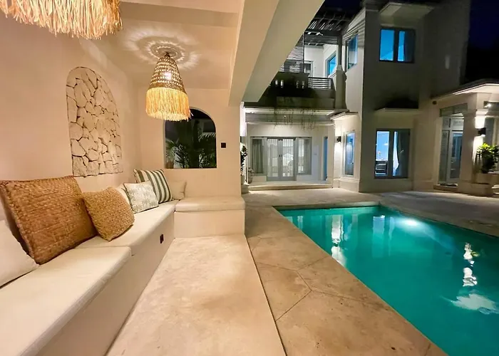 ヴィラ Stylish 3br With Large Pool *
