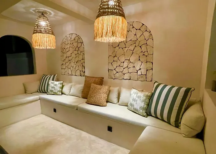 Stylish 3br With Large Pool * スミニャック