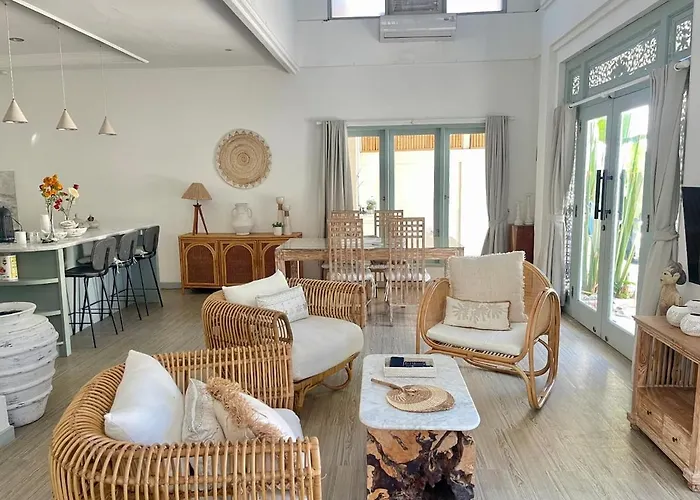 ヴィラ Stylish 3br With Large Pool